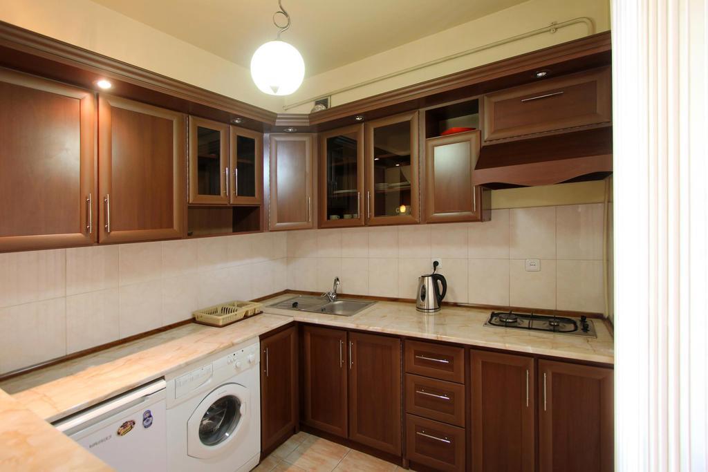 Studio With Balcony On Sayat Nova Avenue 예레반 외부 사진