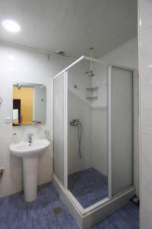 Studio With Balcony On Sayat Nova Avenue 예레반 외부 사진